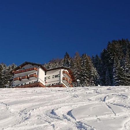 Hotel Hahnbaum Санкт-Йоганн-ім-Понгау Екстер'єр фото
