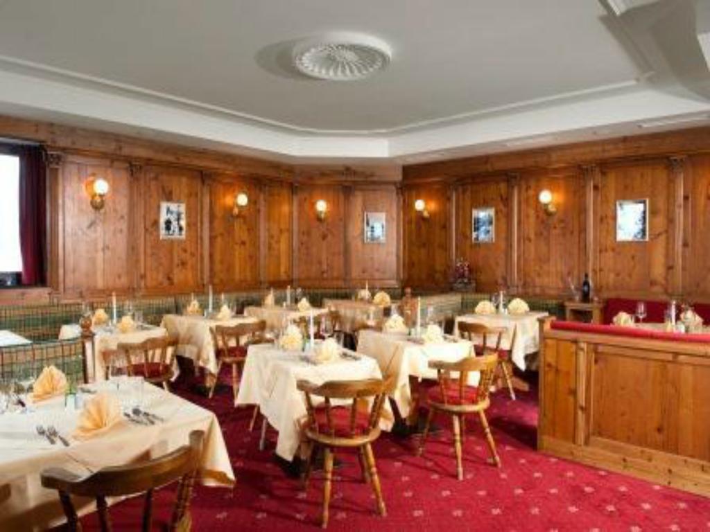 Hotel Hahnbaum Санкт-Йоганн-ім-Понгау Екстер'єр фото